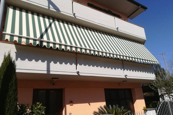 Tenda a bracci estensibili